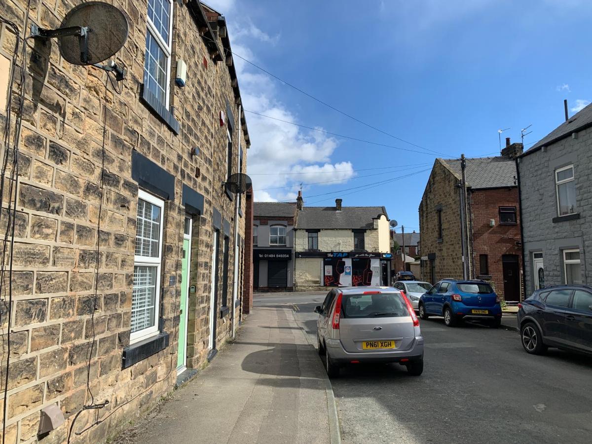 Contemporary & Chic Inner Terrace 5 Mins From Barnsley Town Centre Eksteriør billede