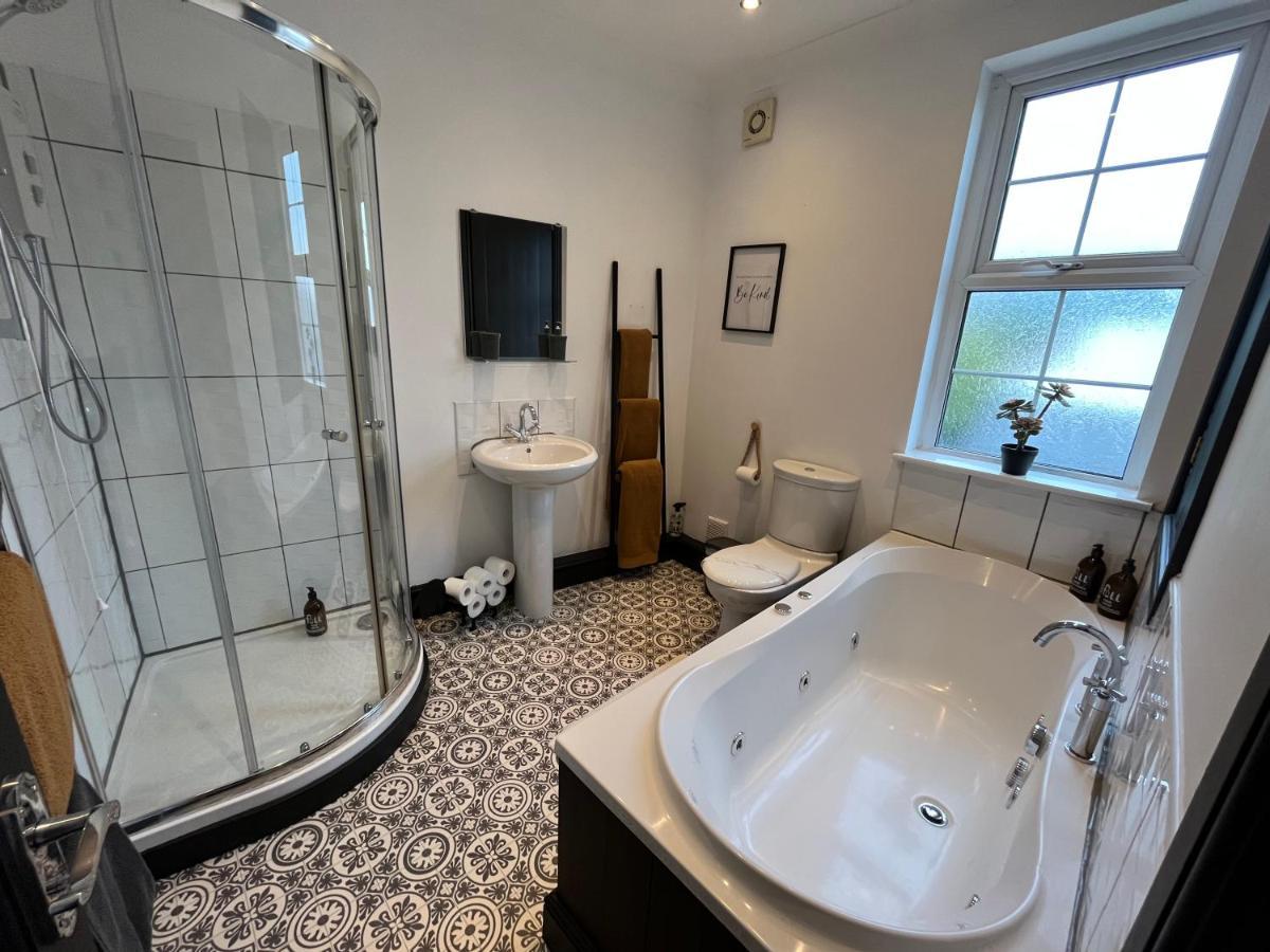 Contemporary & Chic Inner Terrace 5 Mins From Barnsley Town Centre Eksteriør billede